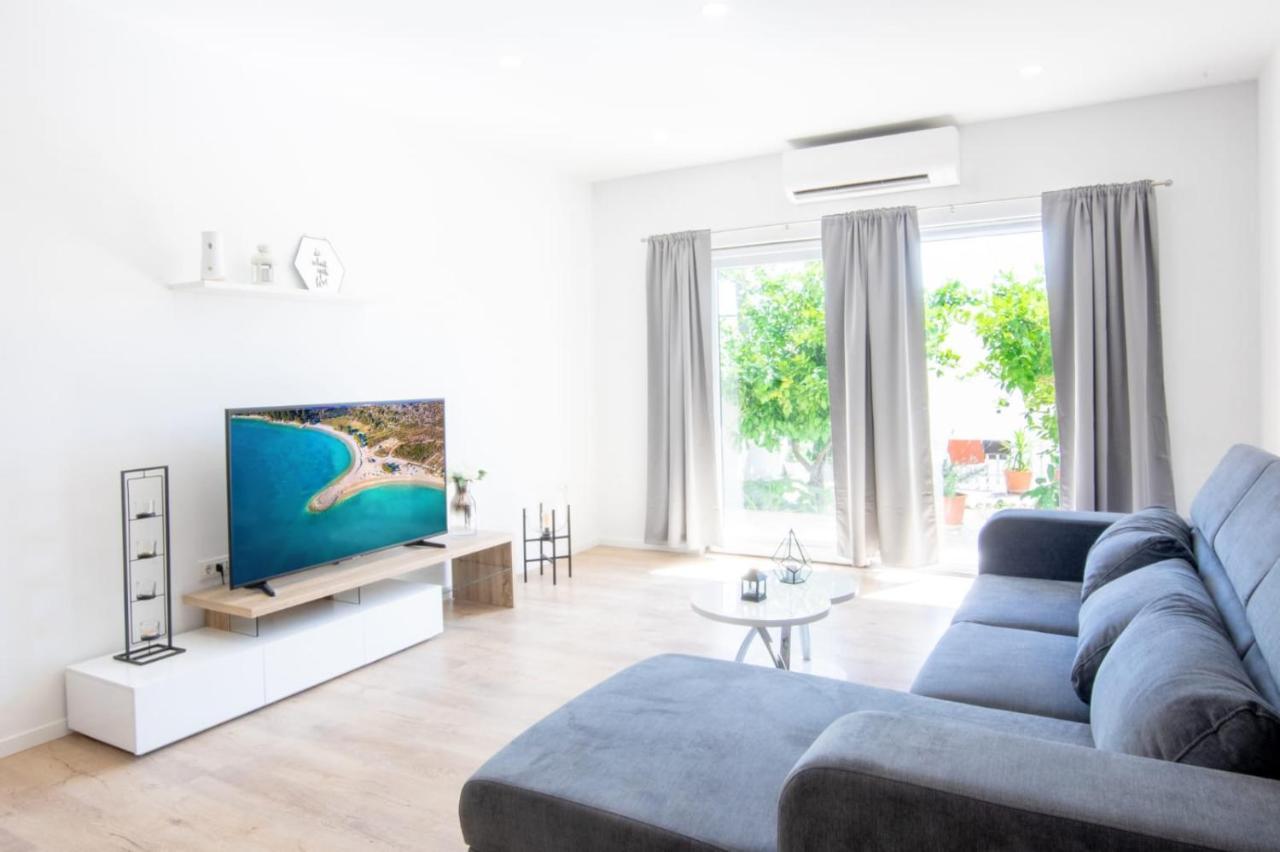 Apartment Cvita Free Beach Parking Makarska Exteriör bild