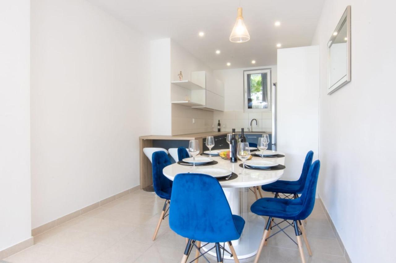 Apartment Cvita Free Beach Parking Makarska Exteriör bild