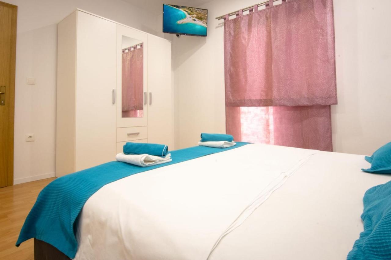 Apartment Cvita Free Beach Parking Makarska Exteriör bild