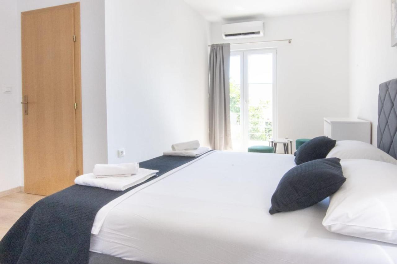 Apartment Cvita Free Beach Parking Makarska Exteriör bild